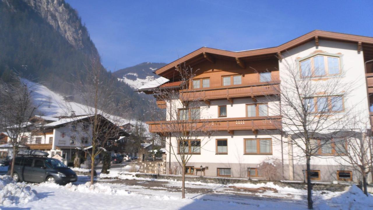 Gastehaus Schneeberger Hotel Mayrhofen Esterno foto