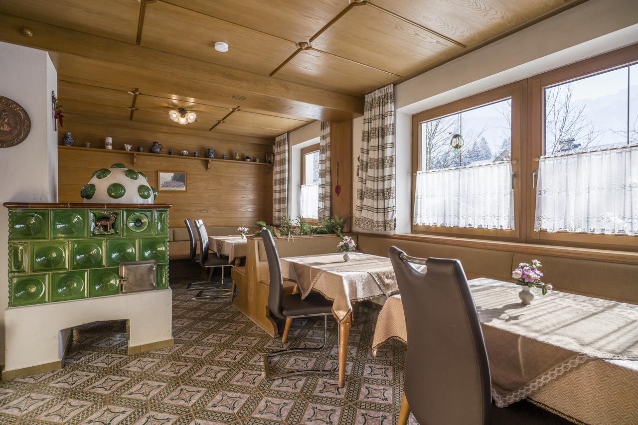 Gastehaus Schneeberger Hotel Mayrhofen Esterno foto